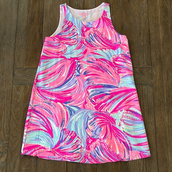 Lilly Pulitzer Dresses & Skirts - EUC Lilly Pulitzer SMALL Jackie shift dress in Oh My Guava print